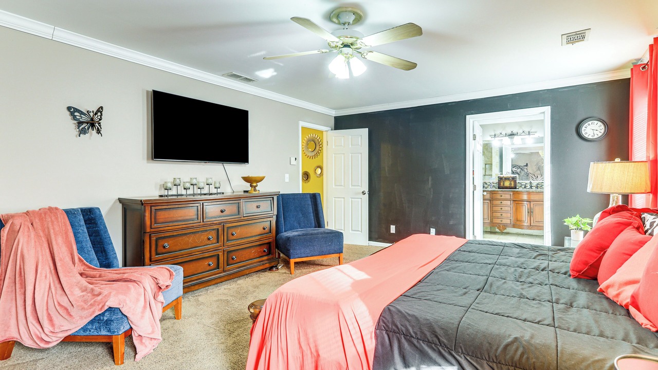 Photo of Bedroom in Riverdale