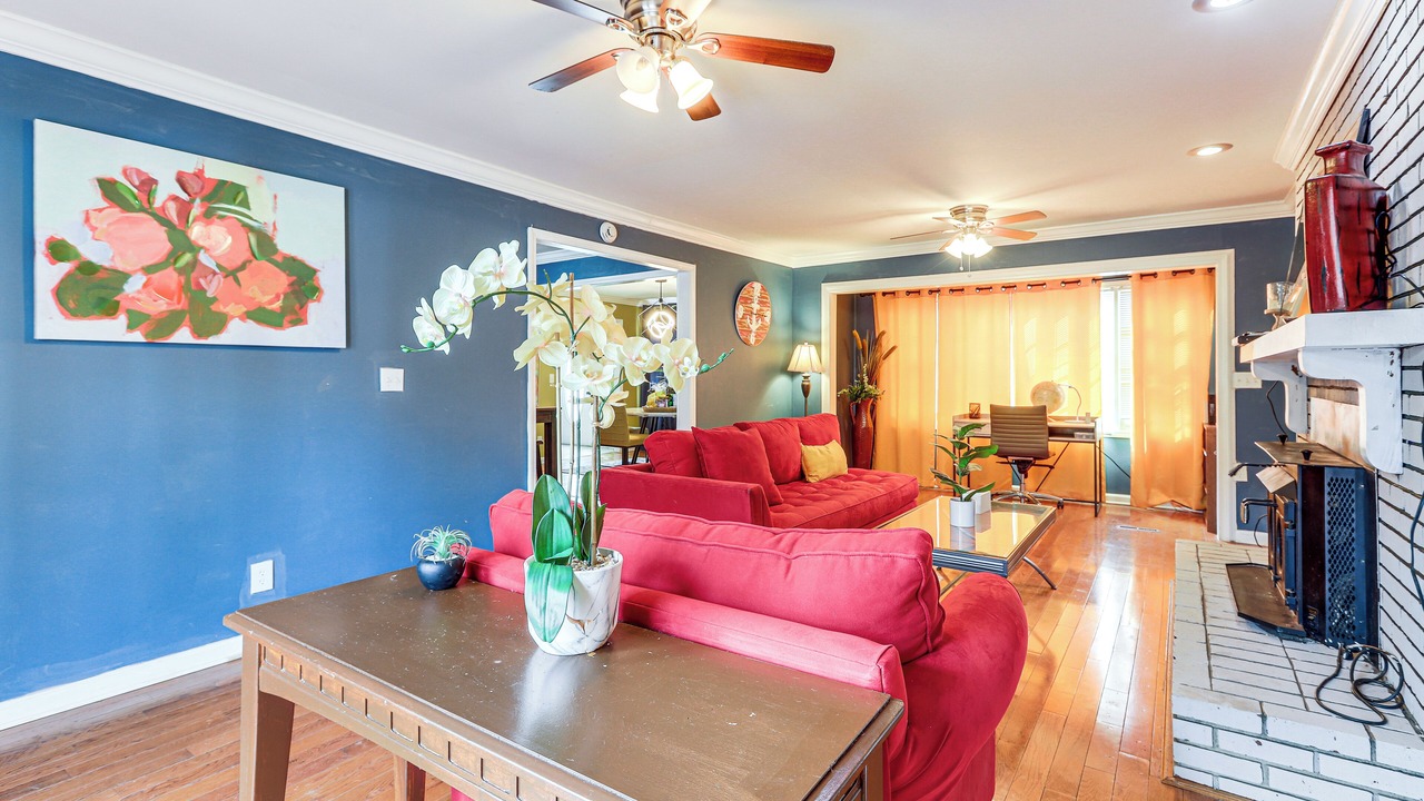 Photo of Livingroom in Riverdale