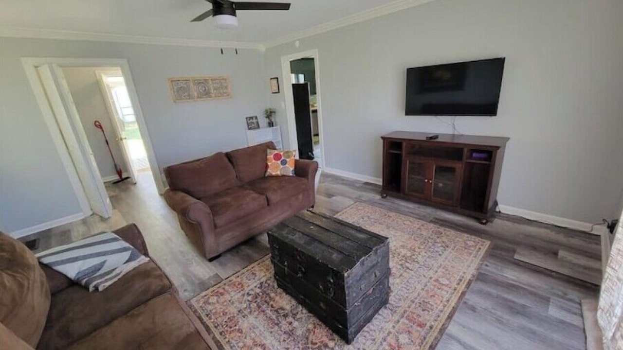 Photo of Livingroom in Laceys Spring