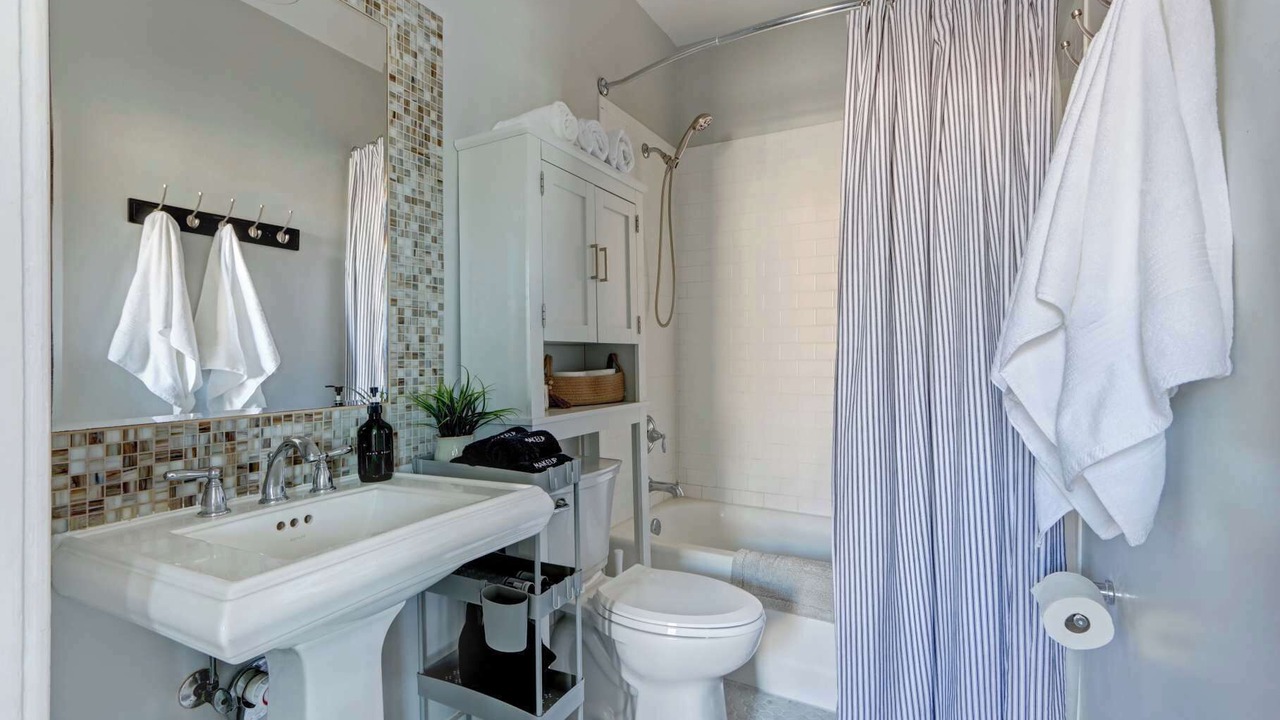 Photo of Bathroom in Hitch Village - Fred Wessels Homes