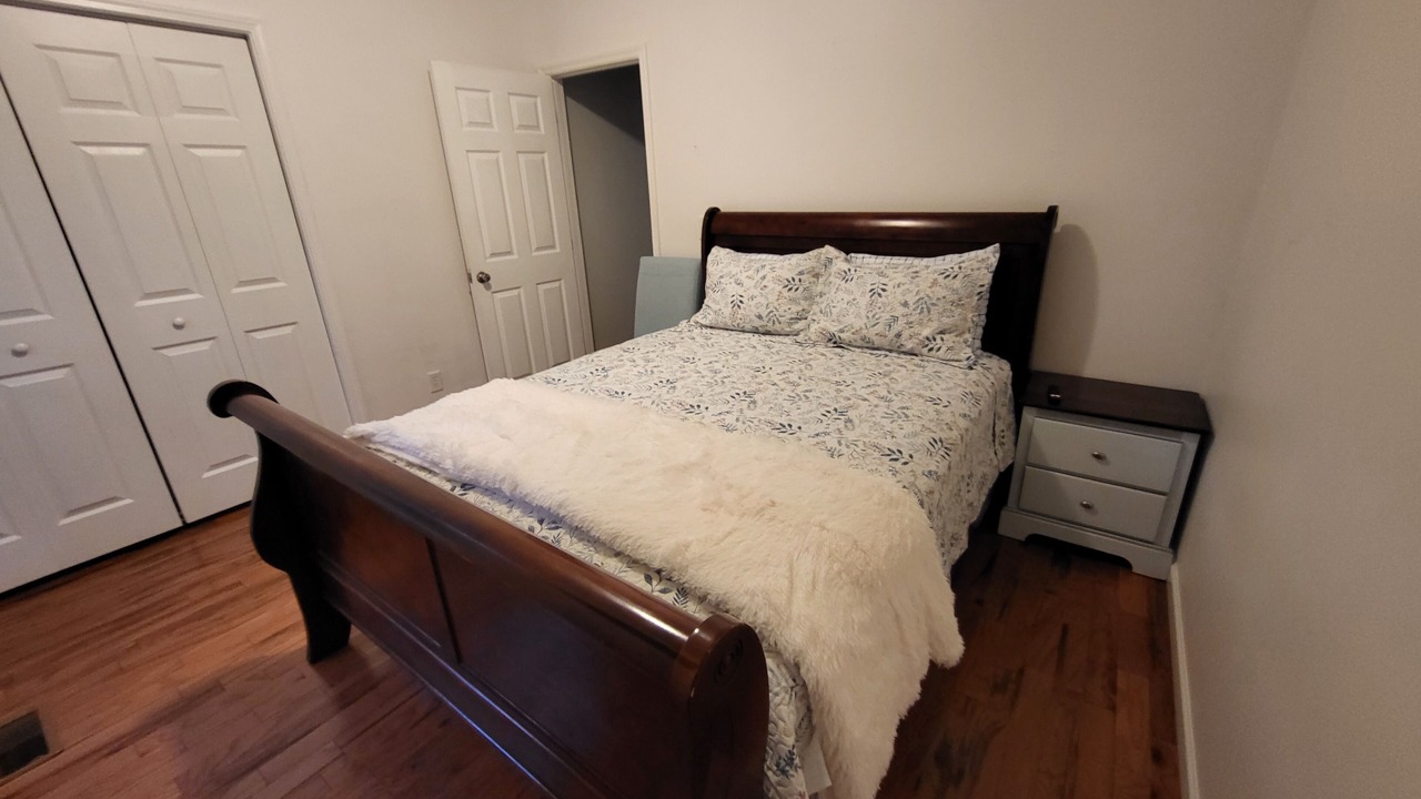 Photo of Bedroom in Guntersville