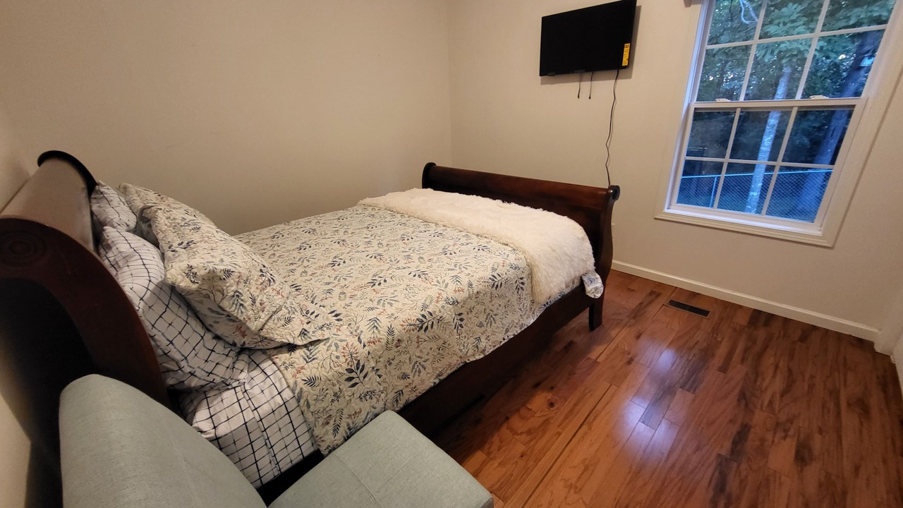 Photo of Bedroom in Guntersville