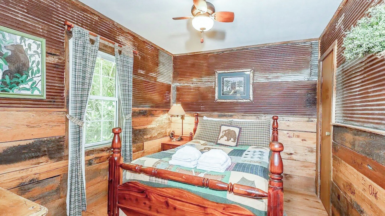 Photo of Bedroom in Lake Toxaway