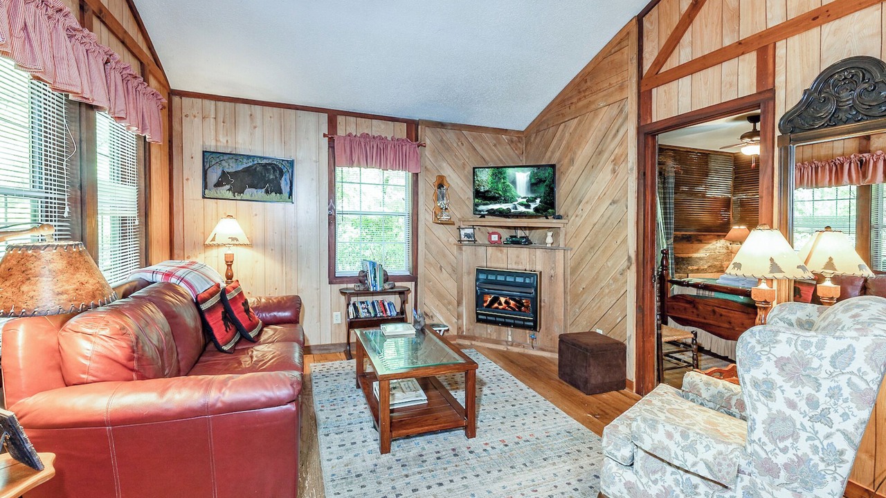Photo of Livingroom in Lake Toxaway