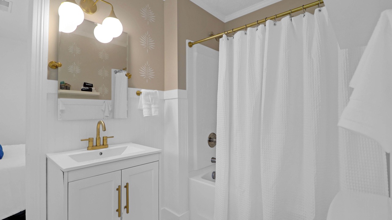 Photo of Bathroom in Summerville Historic District
