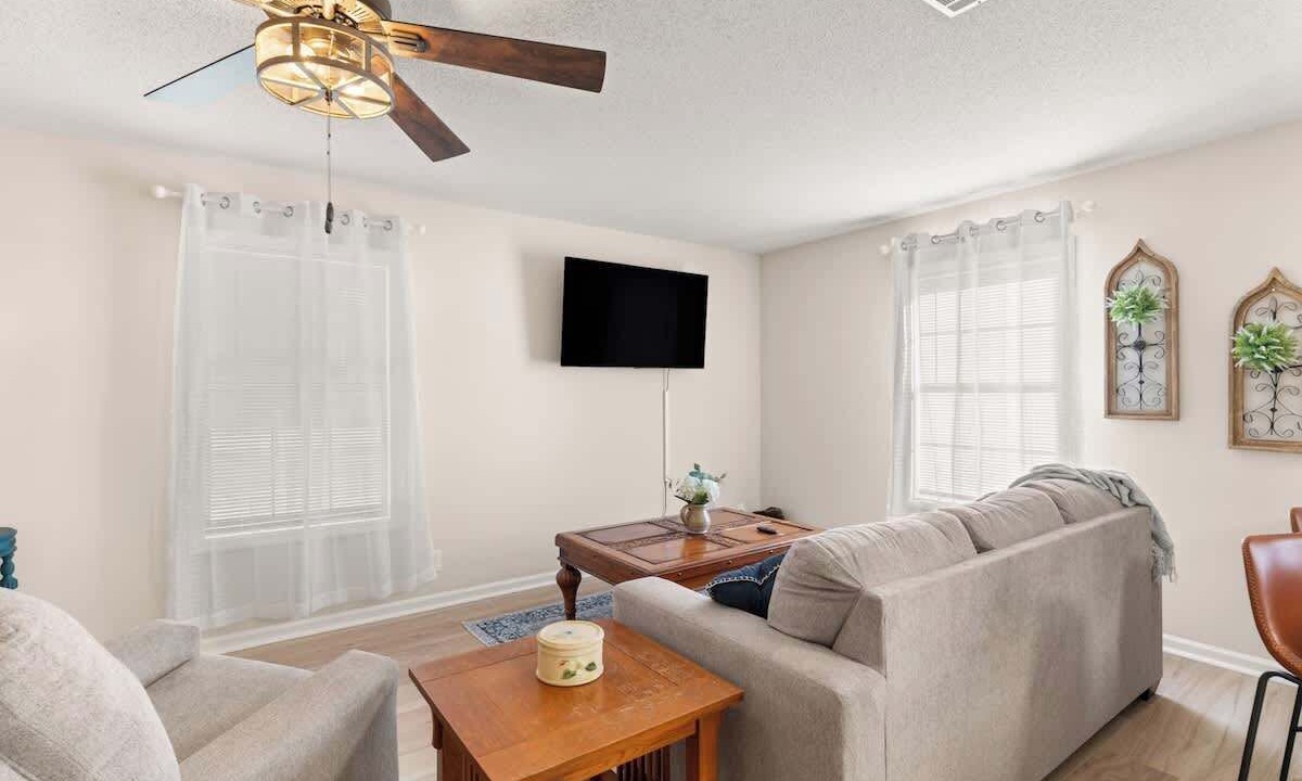 Photo of Livingroom in Dock Junction