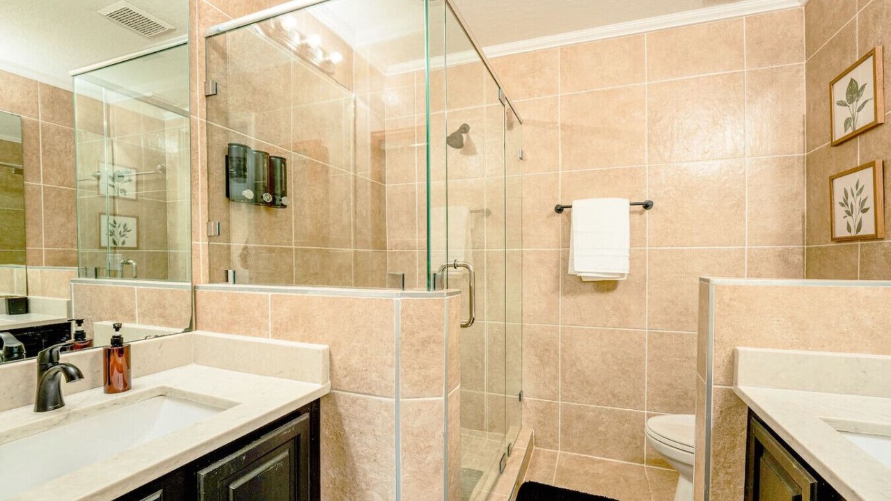 Photo of Bathroom in Chuluota