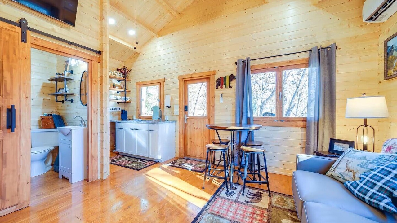 Photo of Livingroom in Waynesville