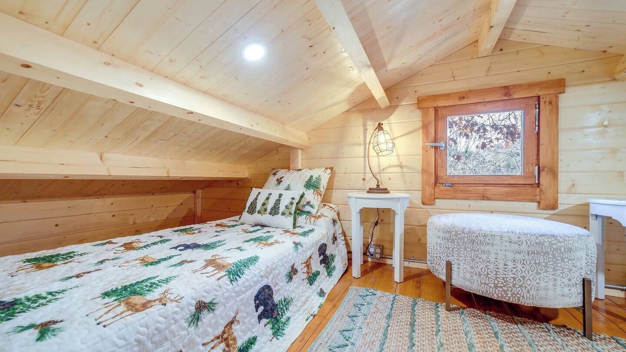 Photo of Bedroom in Waynesville