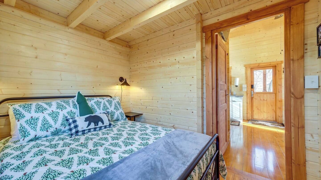 Photo of Bedroom in Waynesville