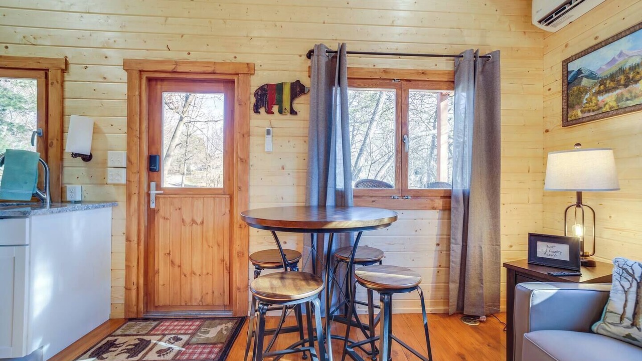 Photo of Livingroom in Waynesville