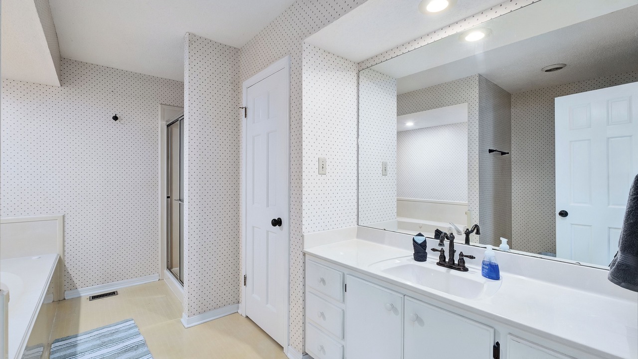 Photo of Bathroom in Dauphin Island