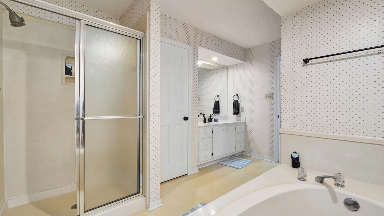 Photo of Bathroom in Dauphin Island