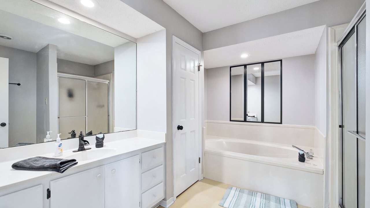 Photo of Bathroom in Dauphin Island