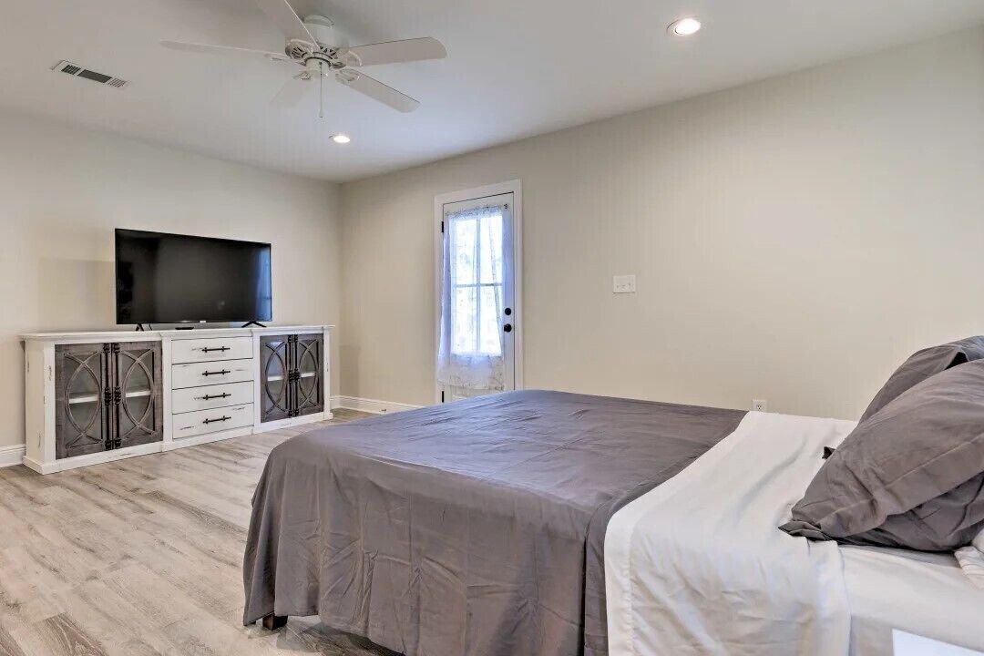 Photo of Bedroom in Mississippi City