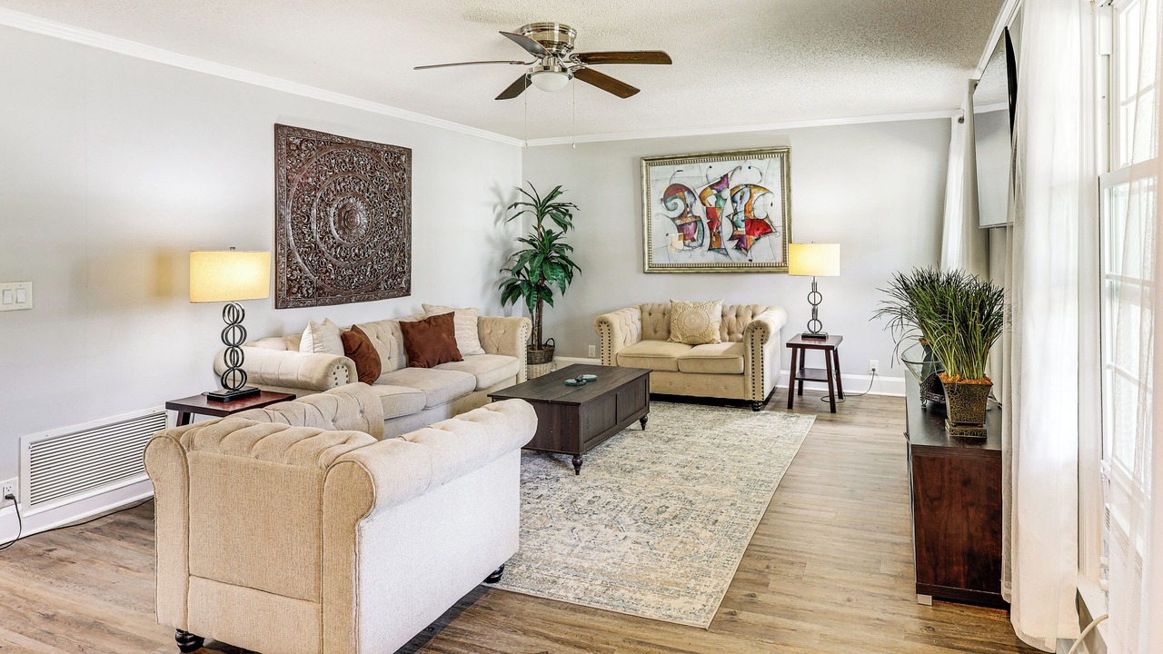 Photo of Bedroom in Country Club Estates