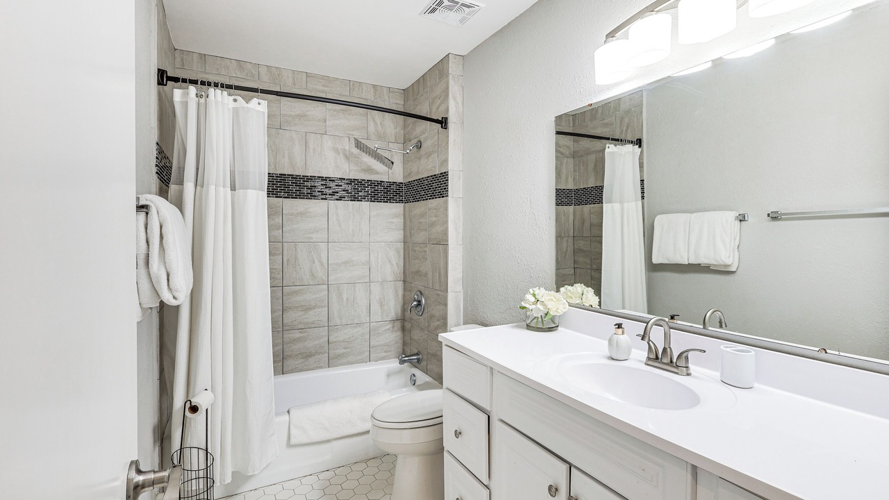 Photo of Bathroom in Country Club Estates