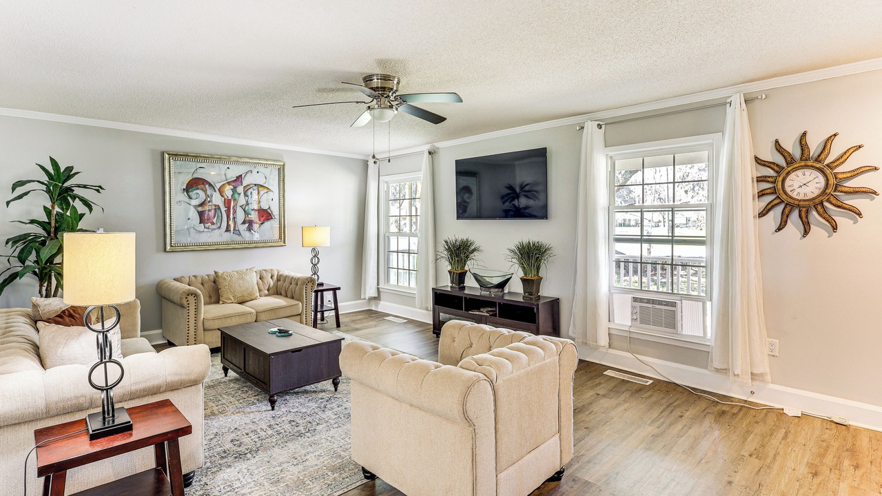 Photo of Livingroom in Country Club Estates