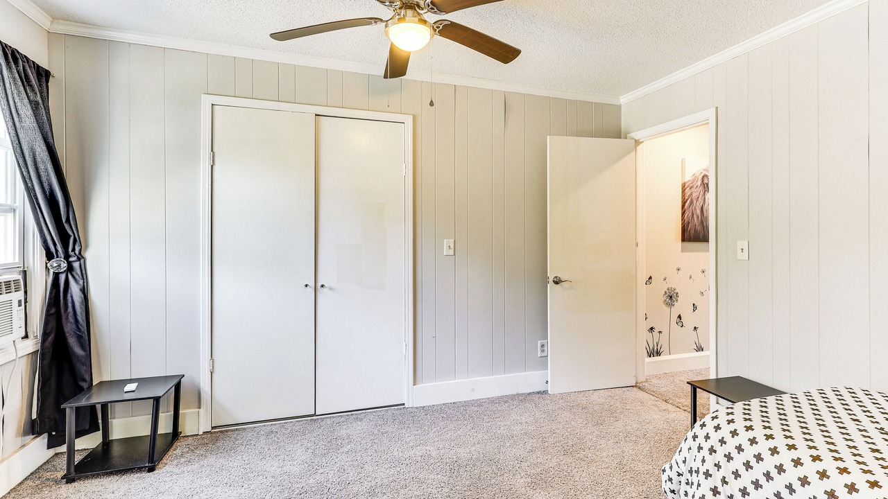 Photo of Bedroom in Country Club Estates