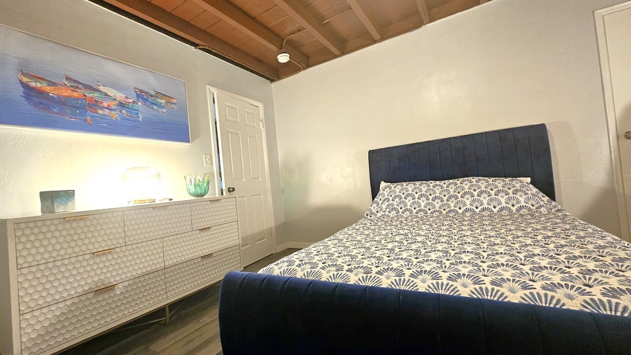 Photo of Bedroom in Riviera Beach
