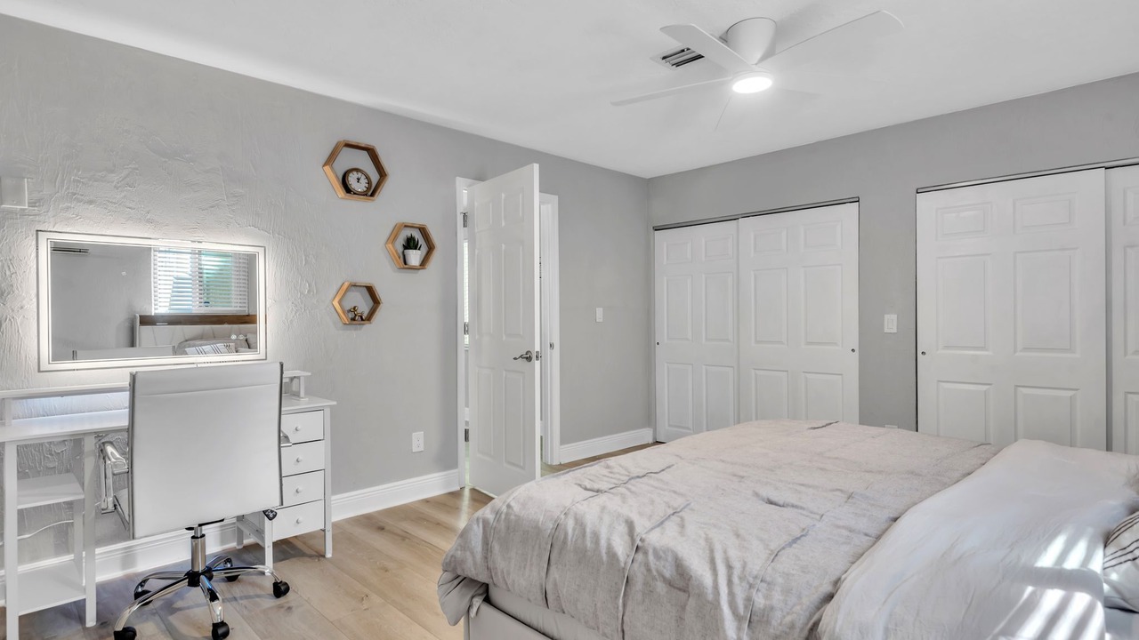 Photo of Bedroom in Florida Shores