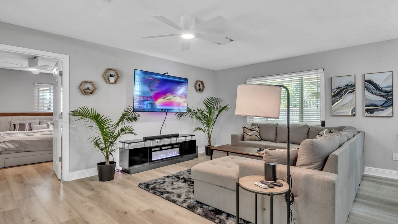 Photo of Livingroom in Florida Shores