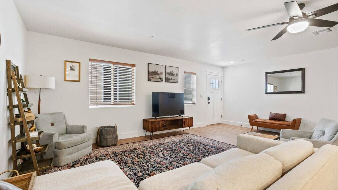 Photo of Livingroom in Country Club