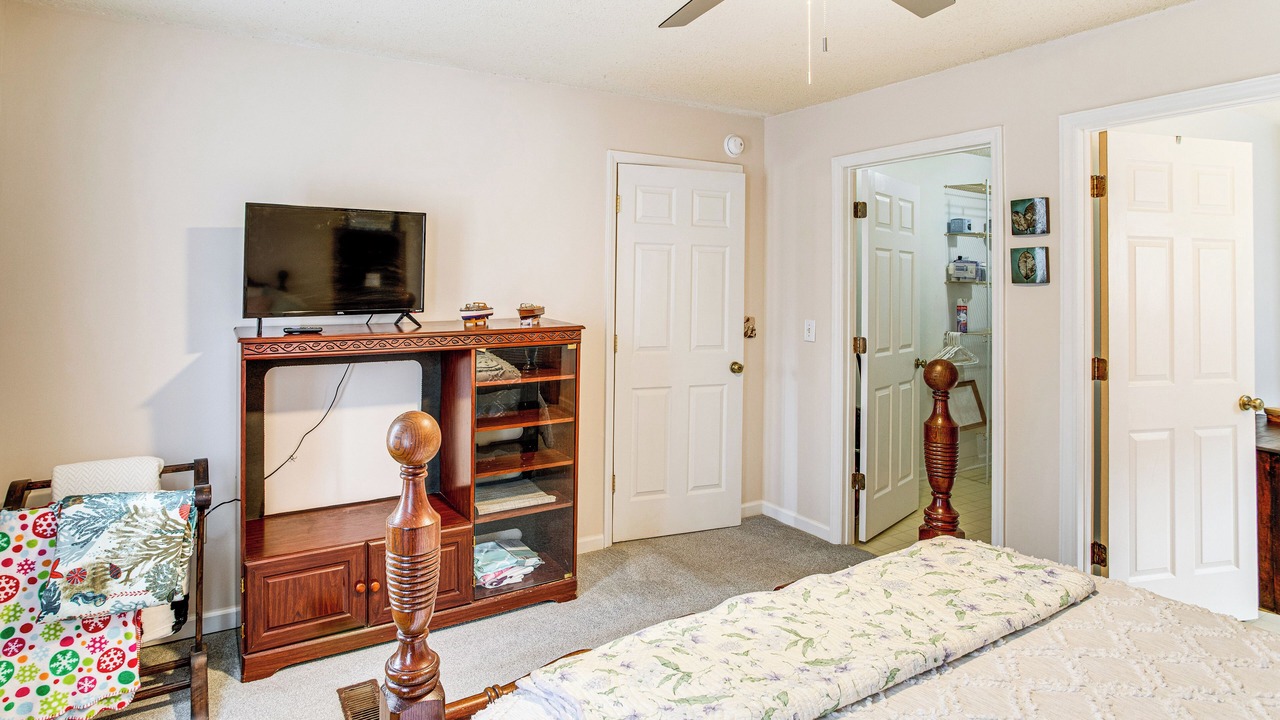 Photo of Bedroom in Hollands Landing