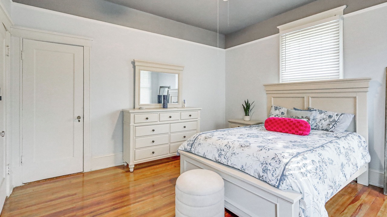 Photo of Bedroom in Macon
