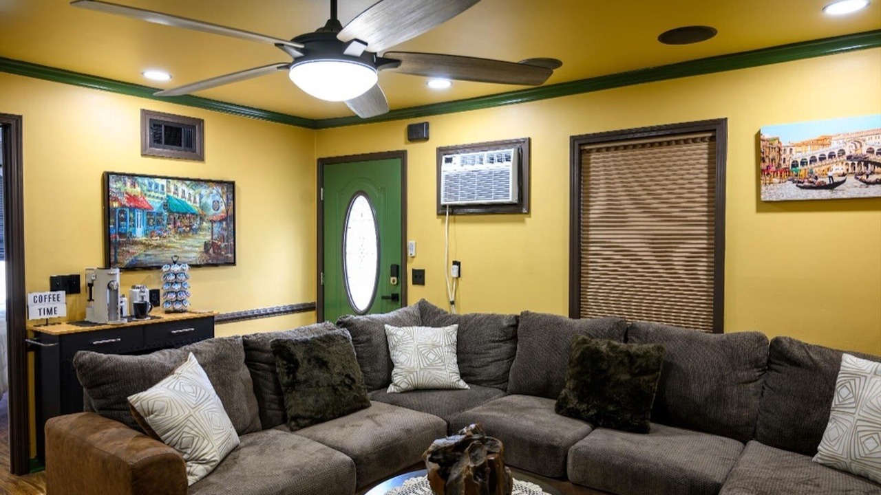 Photo of Livingroom in West Columbia
