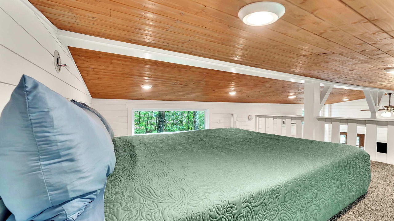Photo of Bedroom in Menlo