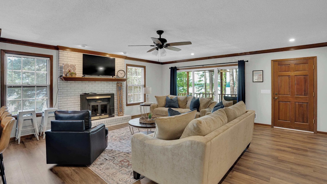 Photo of Livingroom in Leesville