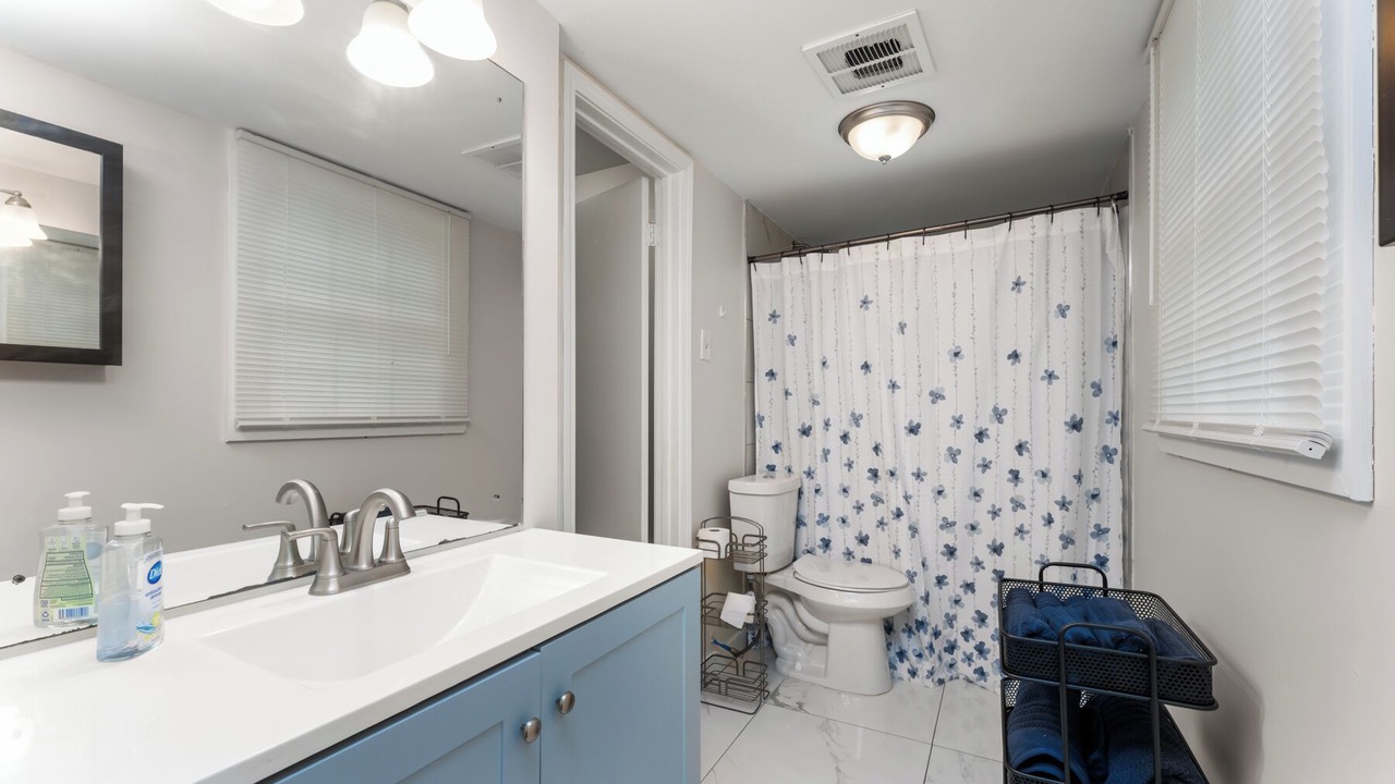 Photo of Bathroom in Riverdale