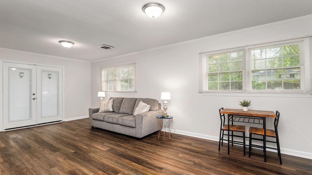Photo of Livingroom in Riverdale
