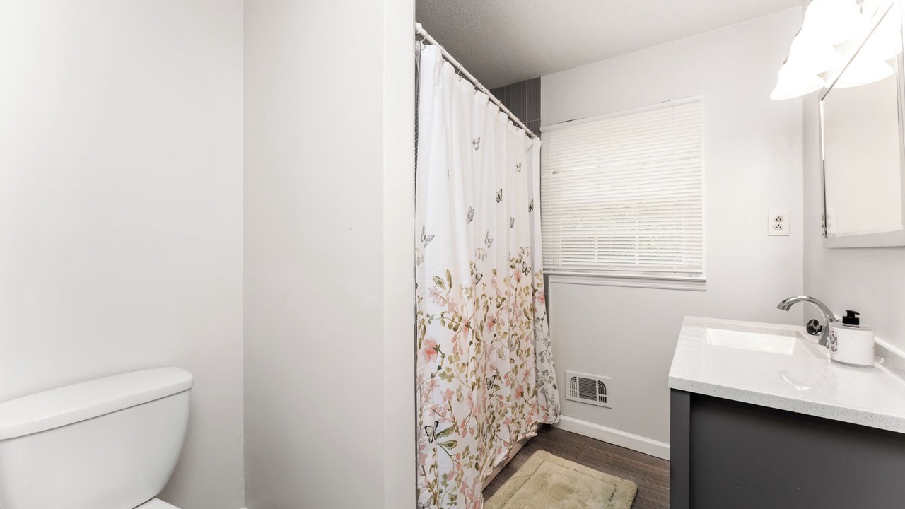 Photo of Bathroom in Riverdale