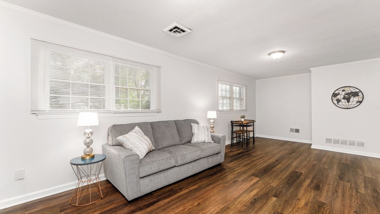 Photo of Livingroom in Riverdale
