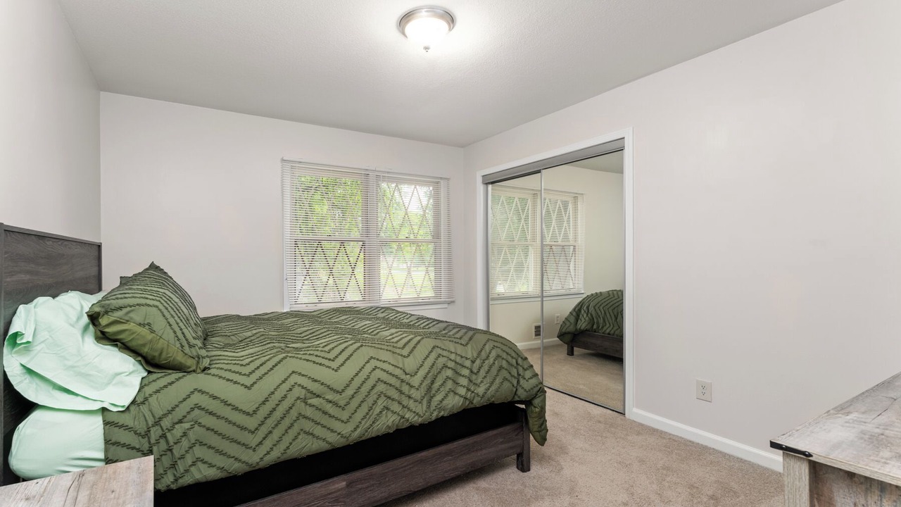 Photo of Bedroom in Riverdale