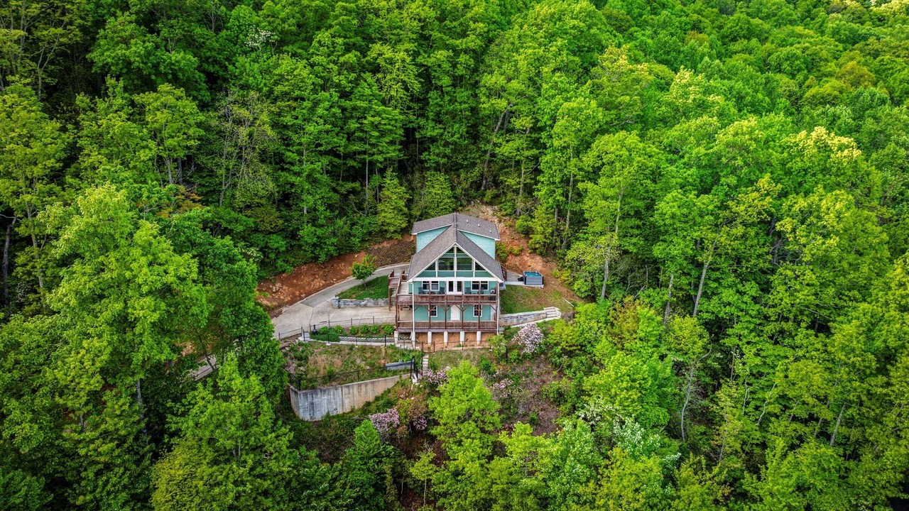 Photo of Bedroom in Maggie Valley