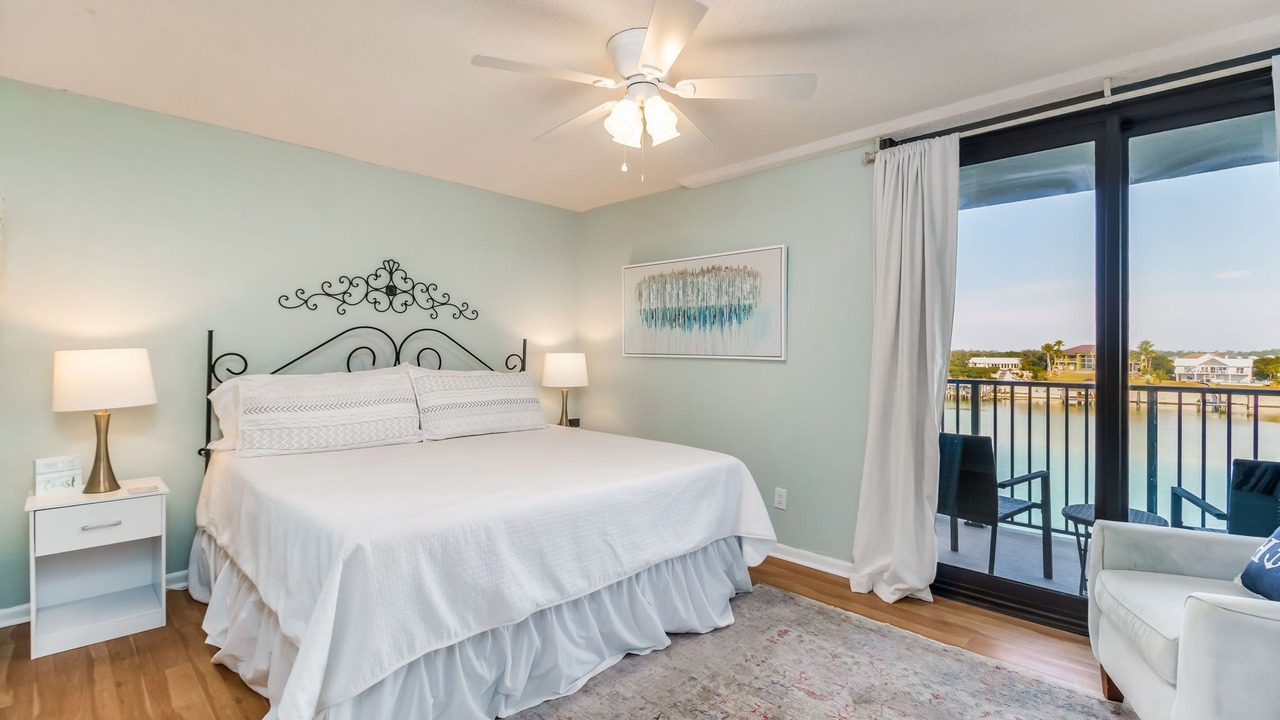 Photo of Bathroom in Orange Beach East