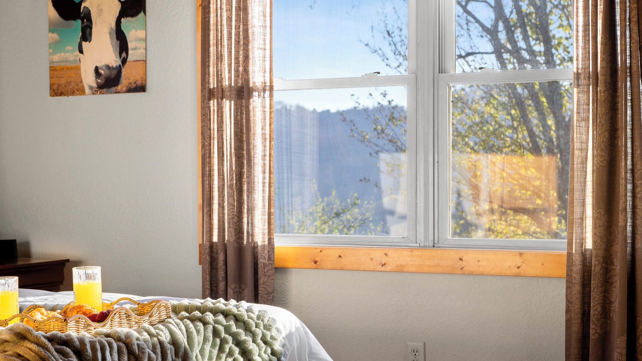 Photo of Bedroom in Waynesville