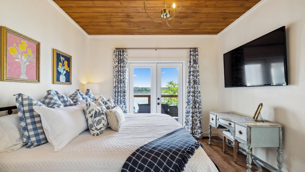 Photo of Bedroom in Dandridge