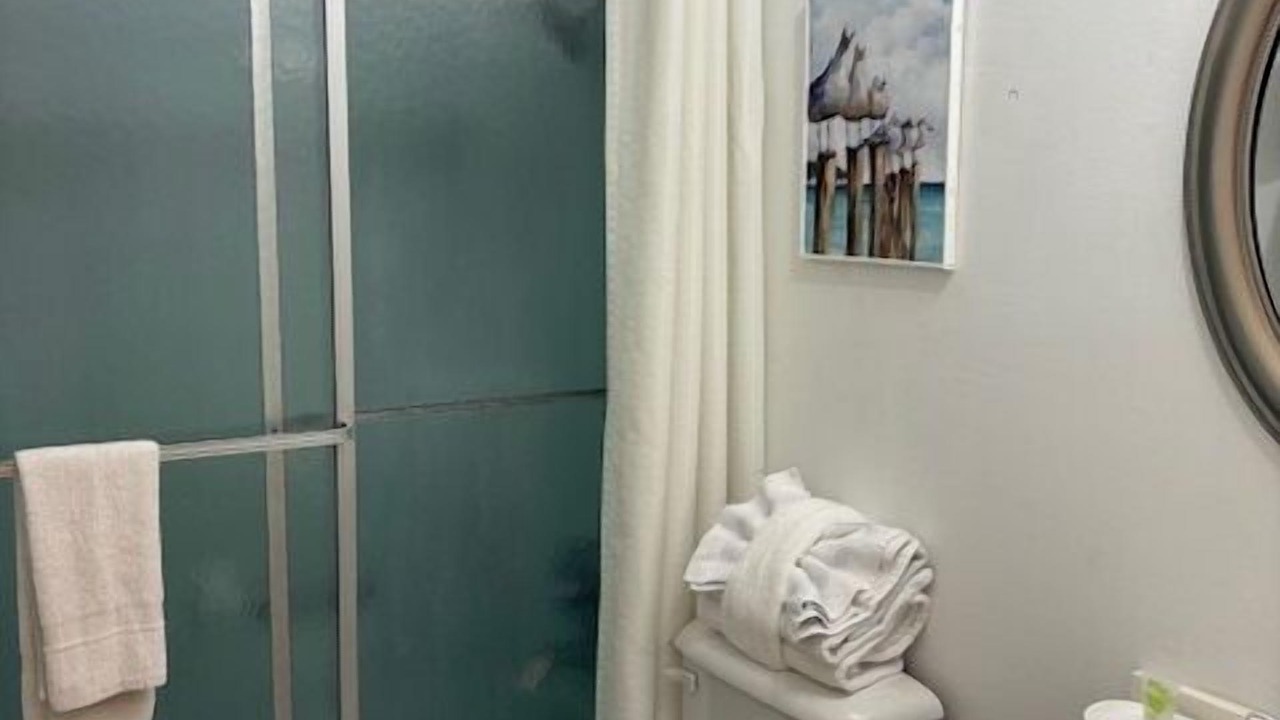 Photo of Bathroom in Lillian