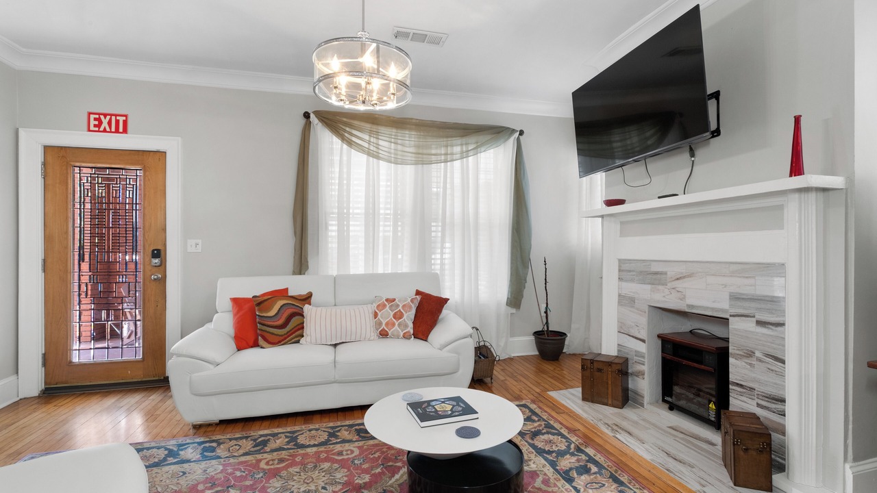 Photo of Livingroom in Old Fourth Ward