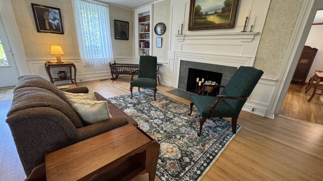 Photo of Livingroom in Dandridge