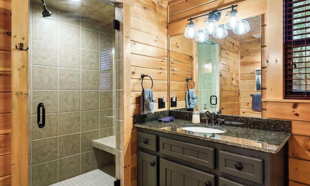 Photo of Bathroom in White Oak Lodge