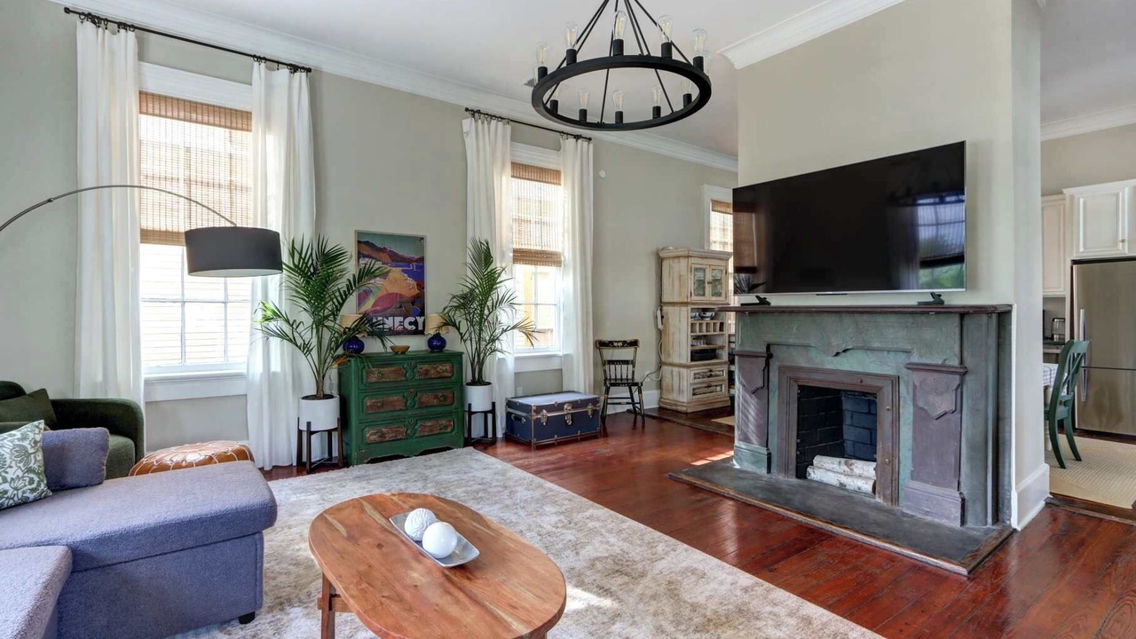 Photo of Livingroom in Savannah Victorian District