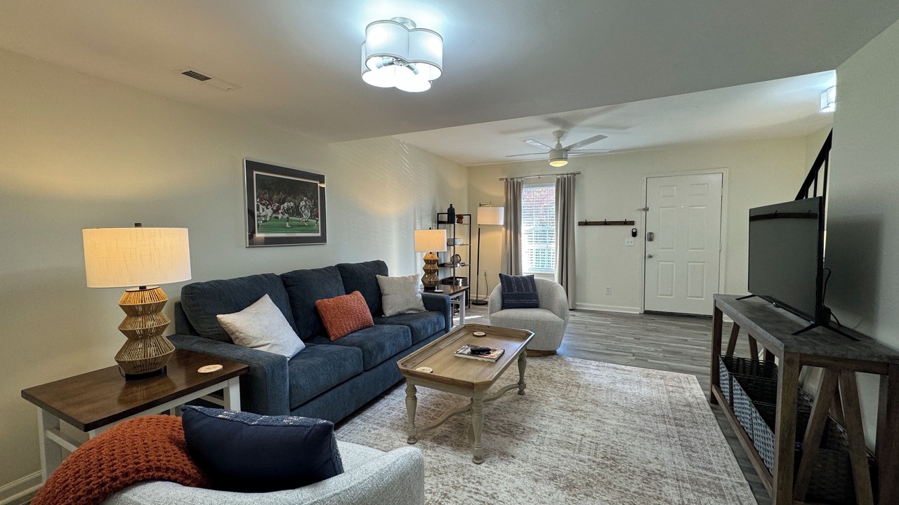 Photo of Livingroom in Auburn