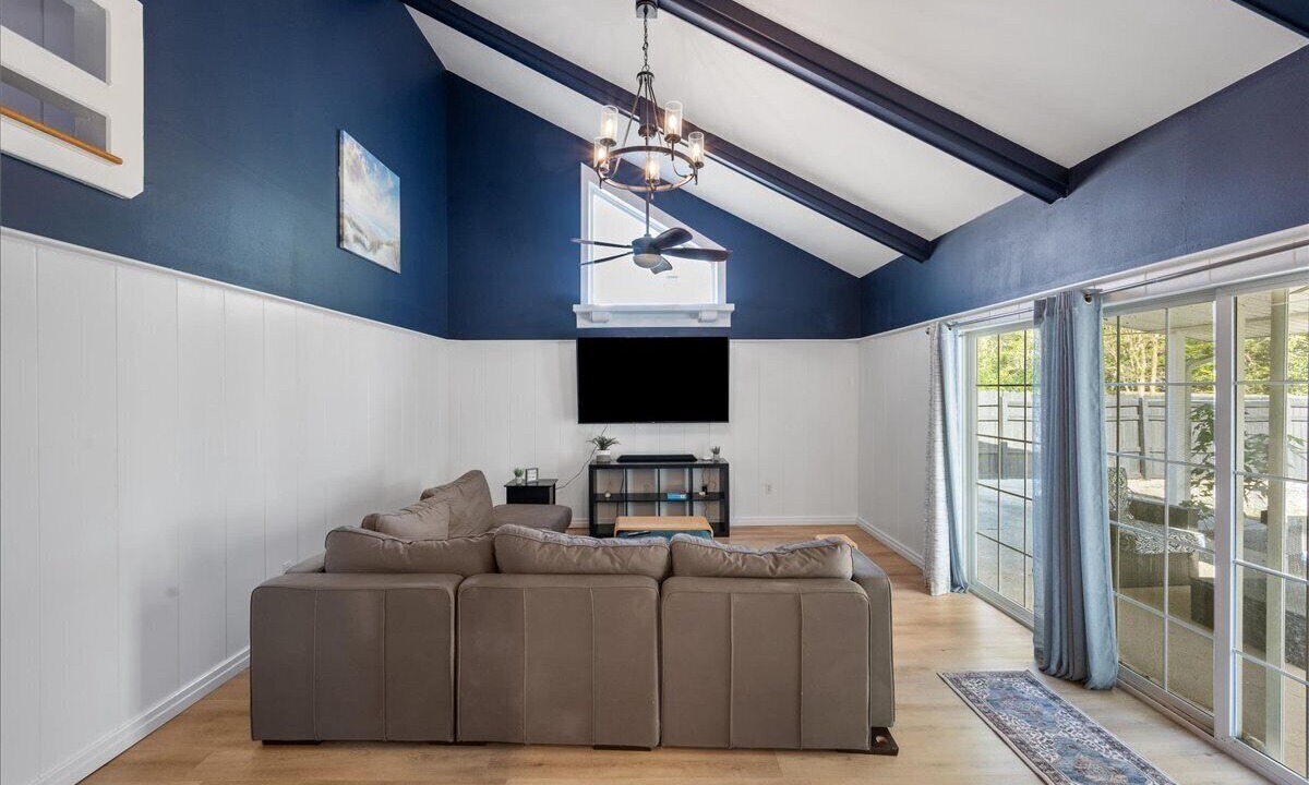 Photo of Livingroom in Lincolnville