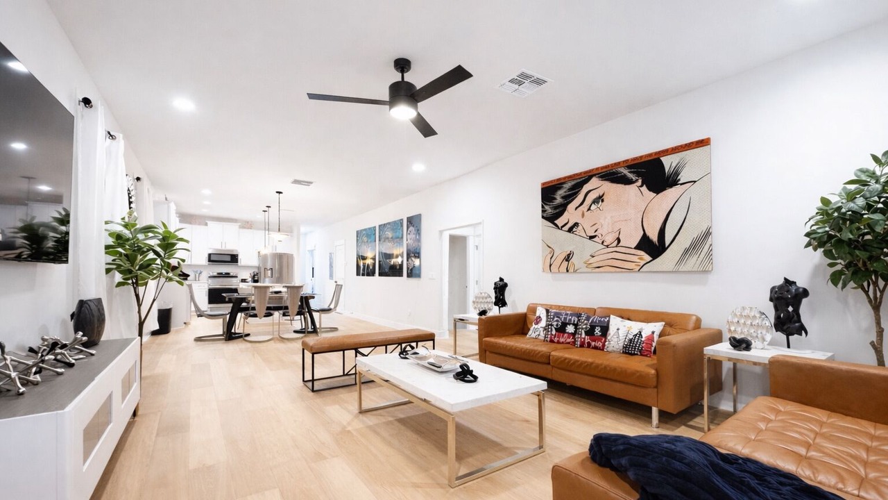 Photo of Livingroom in Five Points
