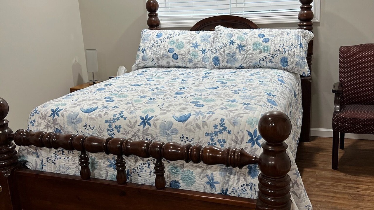 Photo of Bedroom in Forest Hills
